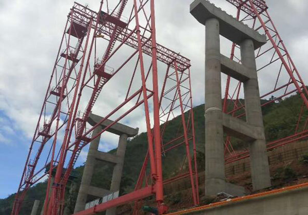 山東濟南高腿龍門吊現場使用案例